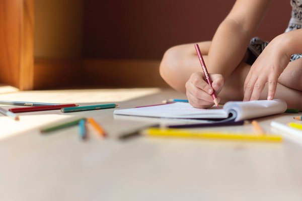 Les différences entre les programmes scolaires des écoles maternelles privées et publiques à Paris